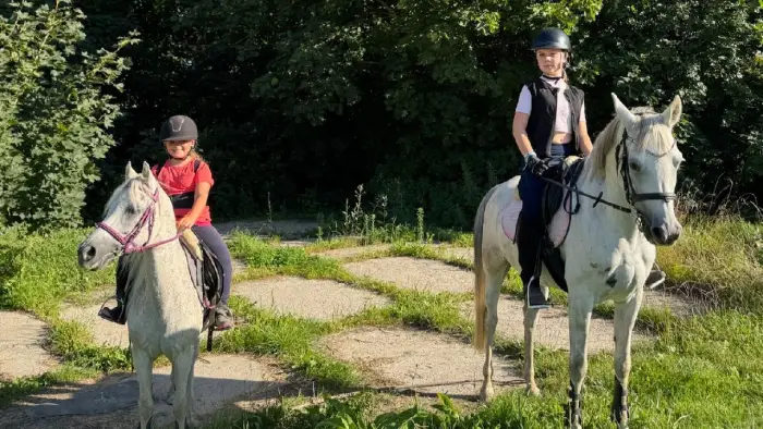 Zakrz�w - ob�z hobby horse z jazd� konn�