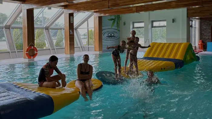 Zakrzw - obz jazdy konnej z pywaniem