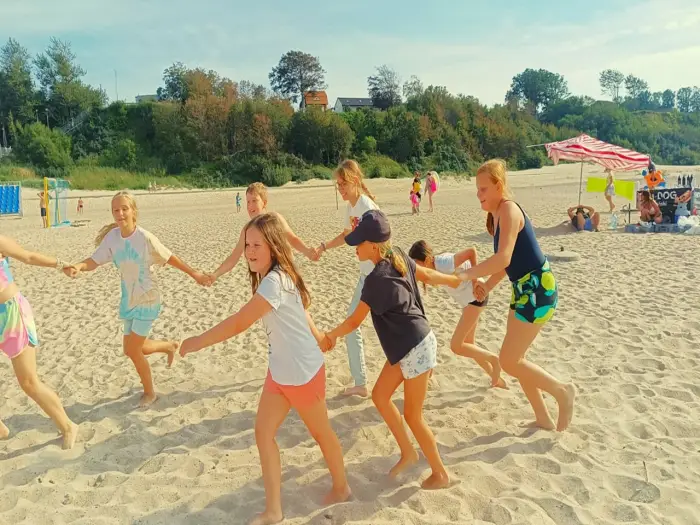 Mi�dzywodzie: 16 przyg�d nad morzem