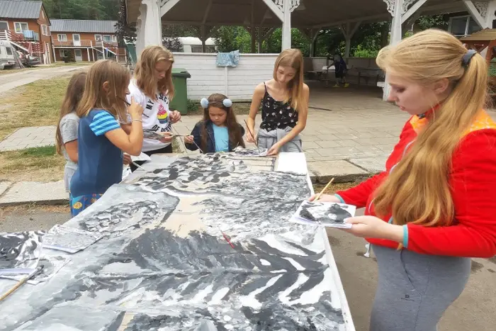 Mi�dzywodzie: Ob�z ARTystyczny