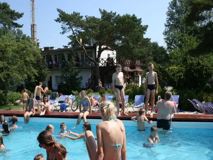 Jaros�awiec: ob�z pi�karski