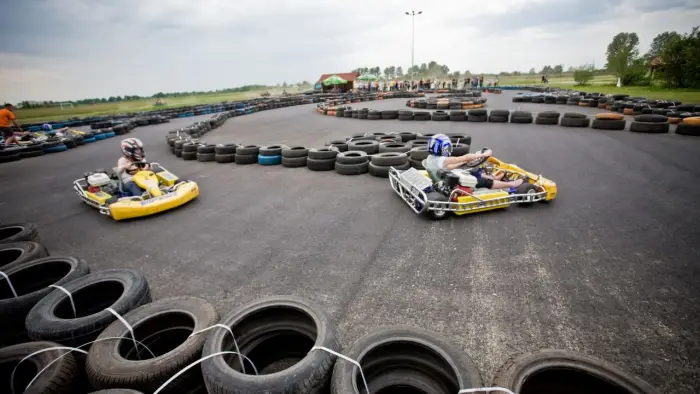 Borek - ob�z kartingowy