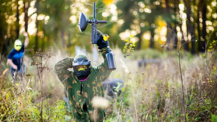 Byczyna - ob�z paintballowy