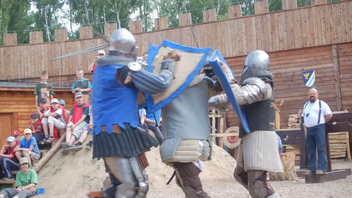 Byczyna - ob�z rycerski