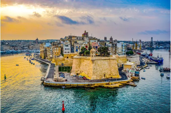 Malta - Bugibba - ob�z rekreacyjny z j. angielskim - wylot z Warszawy, Wroc�awia, Krakowa, Gda�ska