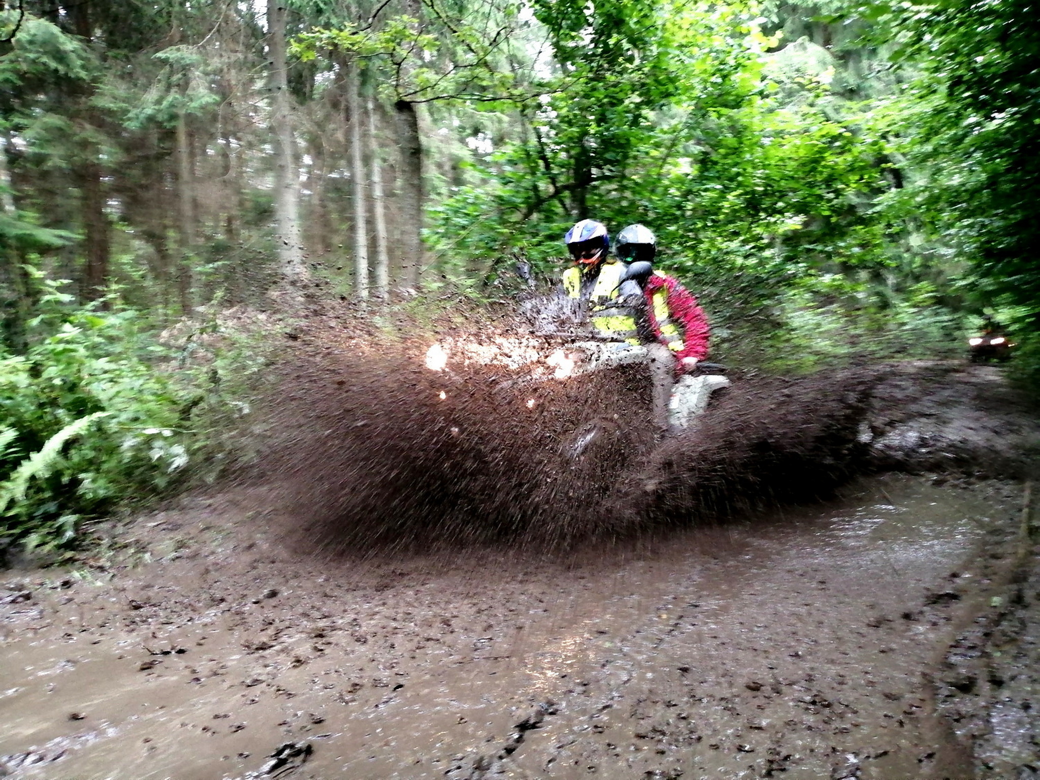 Wojciechy - ob�z quadowo-paintballowy