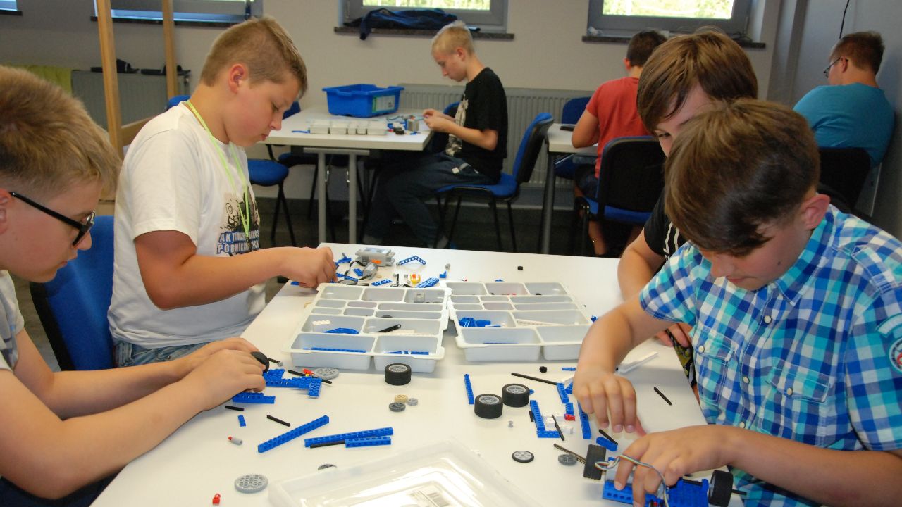 Krasiej�w - ob�z robotyki z wykorzystaniem klock�w LEGO*